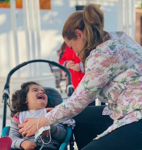 Los pasos perdidos de Lola, única niña andaluza con una enfermedad ultra-rara neurodegenerativa