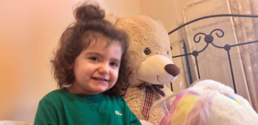 Los pasos perdidos de Lola, única niña andaluza con una enfermedad ultra-rara neurodegenerativa