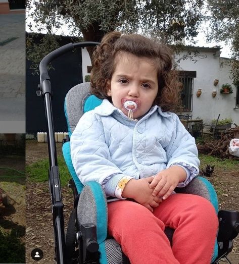 Los pasos perdidos de Lola, única niña andaluza con una enfermedad ultra-rara neurodegenerativa